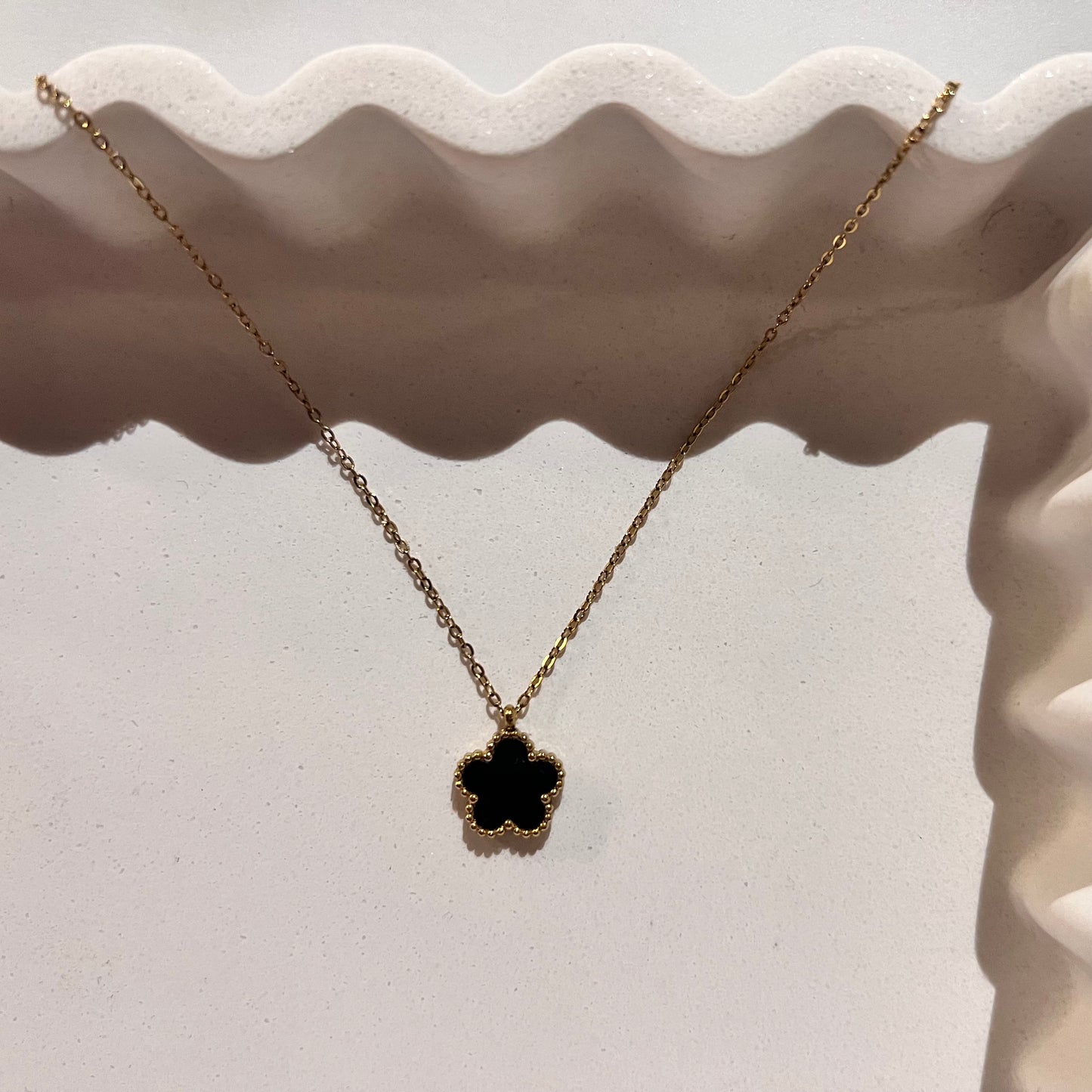 ZURI CLOVER NECKLACE