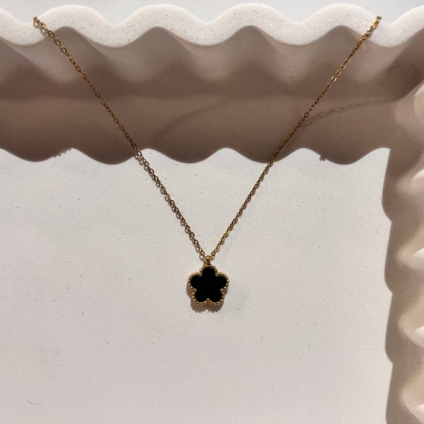 ZURI CLOVER NECKLACE