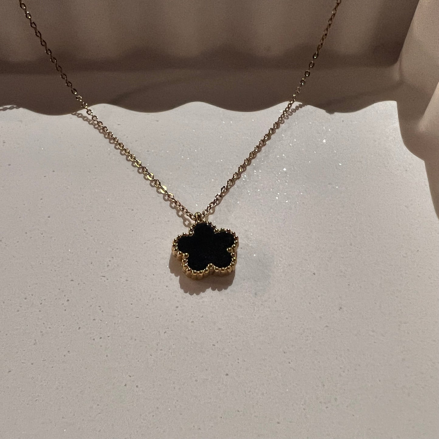 ZURI CLOVER NECKLACE